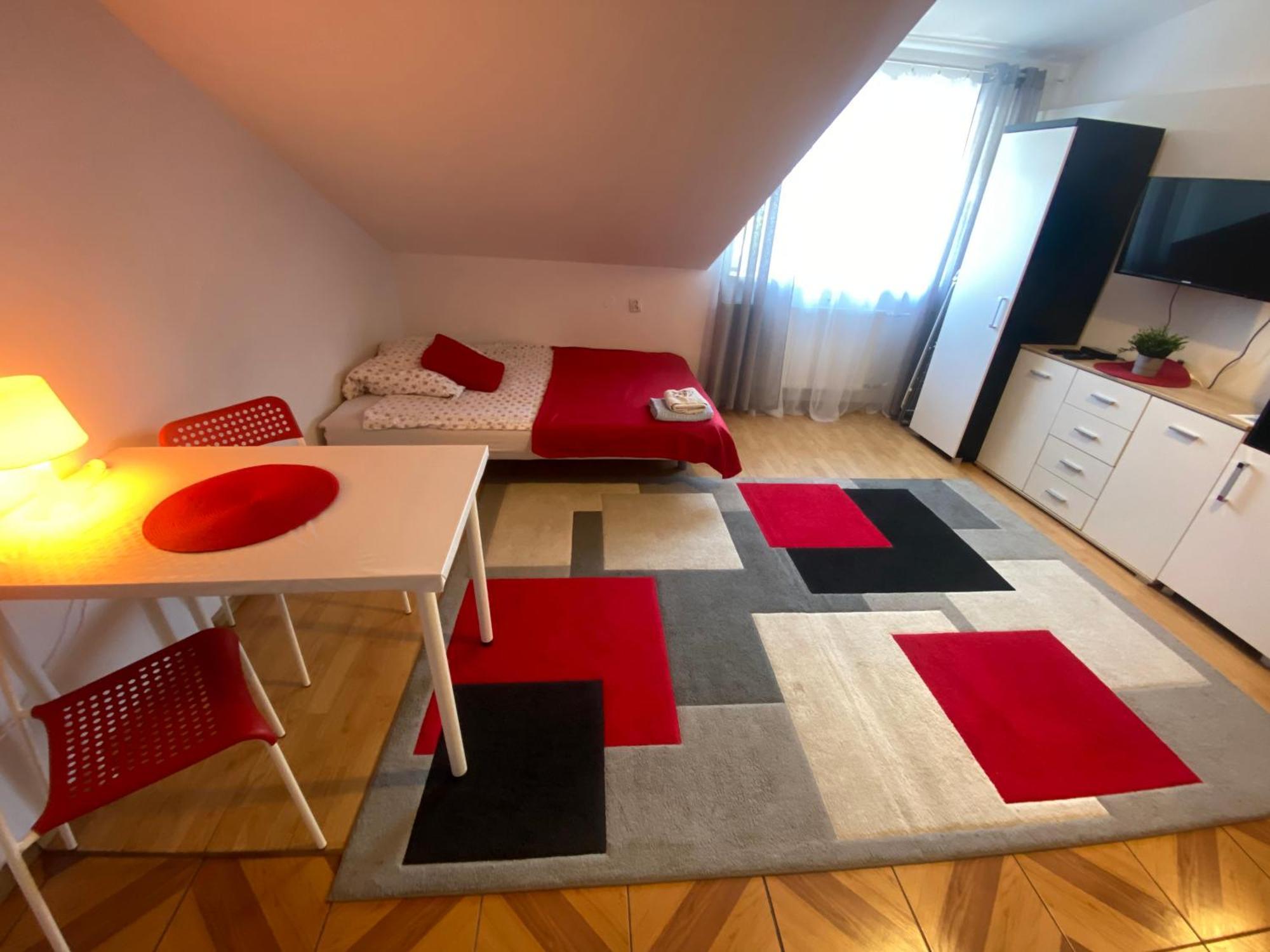 Kornlex Goscinne Z Aneksem Kuchennym Warsaw
